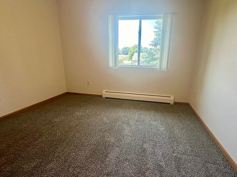 113 S Platten St — Photo 15