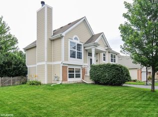 207 Penny Ln, Grayslake, IL