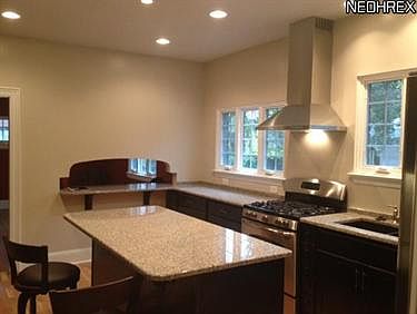 4th image of 796 Sunnyside Ave