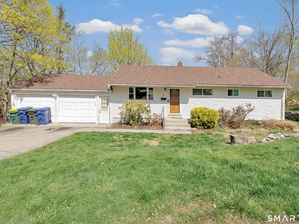 9 Alan Drive, Ansonia, CT 06401