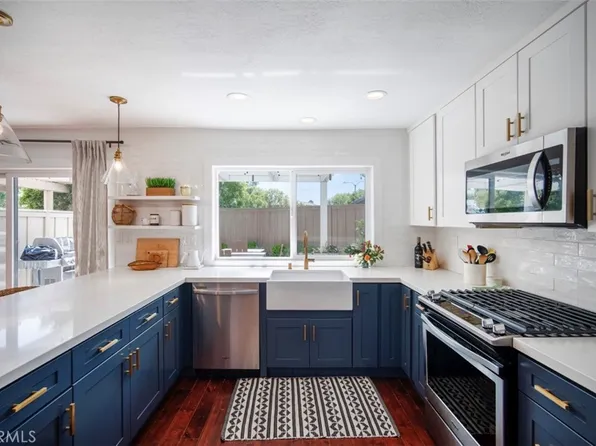 17 Moss Hill Ln, Laguna Hills, CA 92653