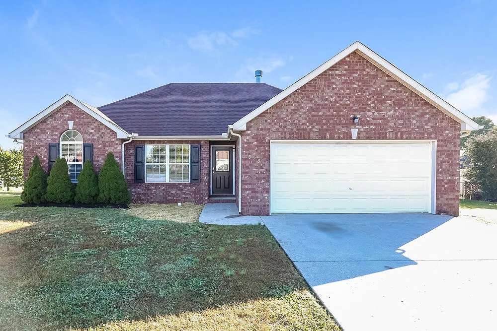 3 bed, 2.0 bath, 1108 sqft, $2,920 — Photo 1