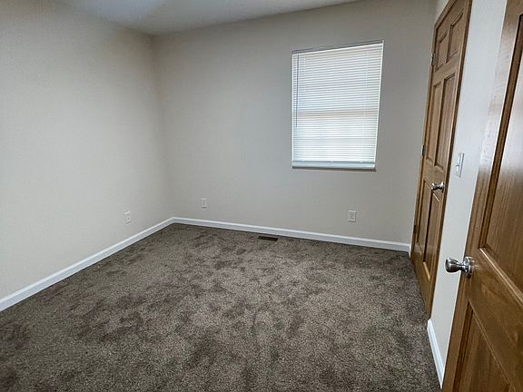 4th image of 109 Columbus St