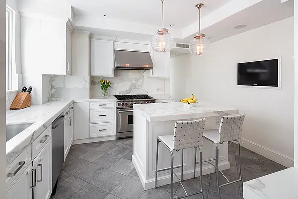 Sold by Stribling | media 7