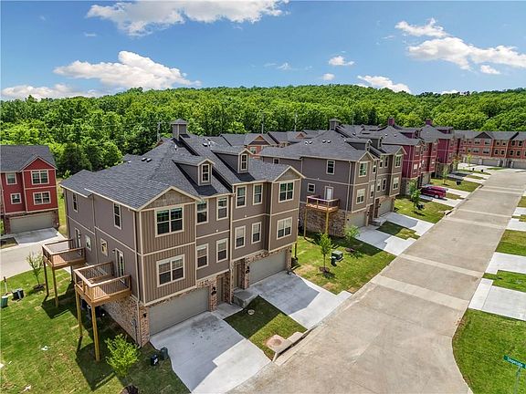 3rd image of 2789 W Auburn Dr