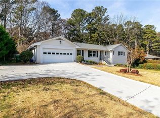 1992 Hollidon Rd, Decatur, GA 30033