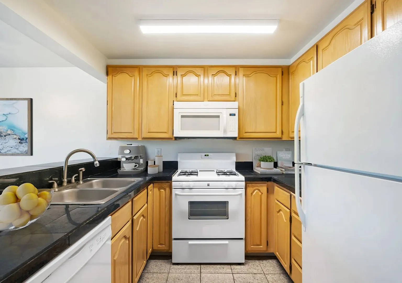 ONE MONTH FREE RENT — Photo 1