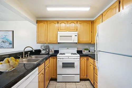 ONE MONTH FREE RENT Photo 1