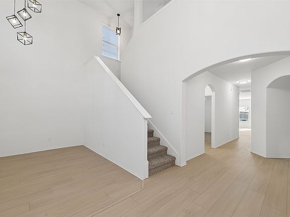 4th image of 5209 Rustic Ridge Dr