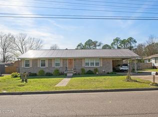 381 Sunset Dr, Lexington, TN 38351