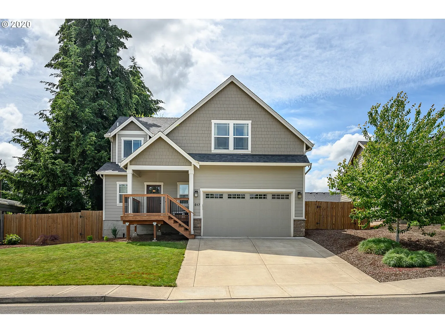 517 N 8th Pl photo 1