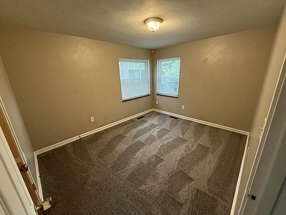 5th image of 4520 Rosemary Ave