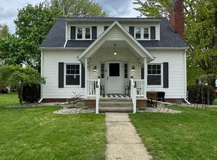 300 Brady St, Chesaning, MI 48616