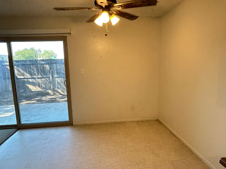 6043 W Golden Ln — Photo 4