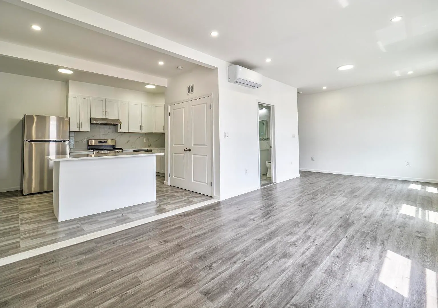 3 bed, 1.0 bath, $2,800 — Photo 1