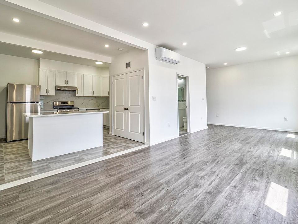 1st image of 17 Kearny Ave Floor 3