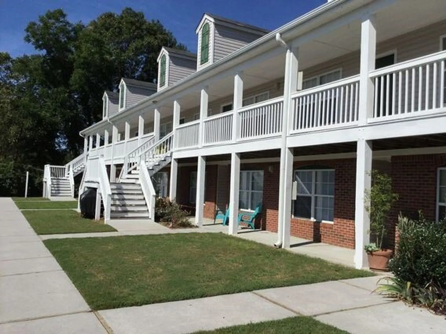 Ocean Highway Apartments — Photo 1