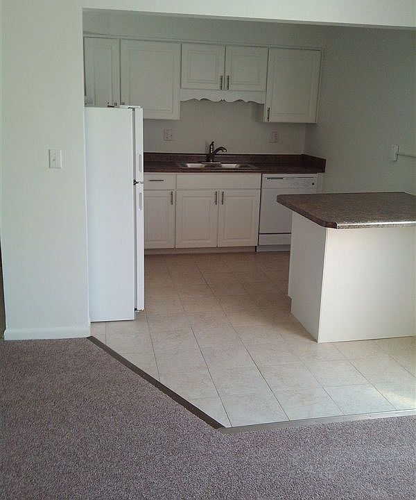 Maple Tree Manor Apartments Lansing Mi Zillow