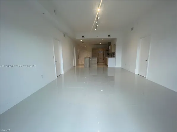 16385 Biscayne Blvd #Penthouse 2, North Miami Beach, FL 33160