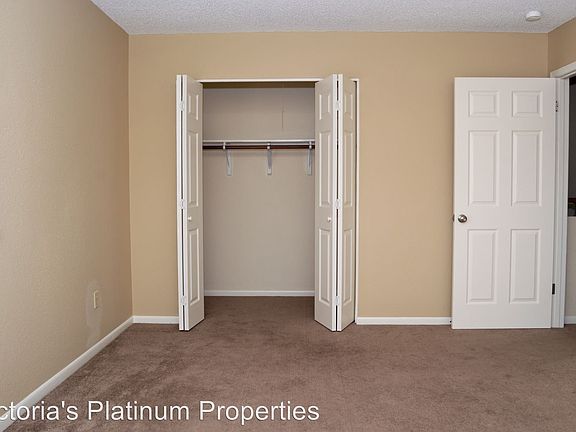 5th image of 1601-4 N De Leon St