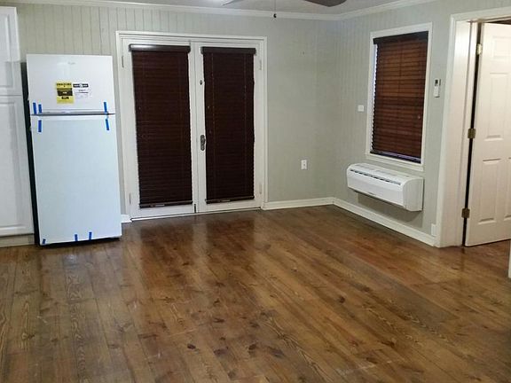 3rd image of 4 E Harvard St #A