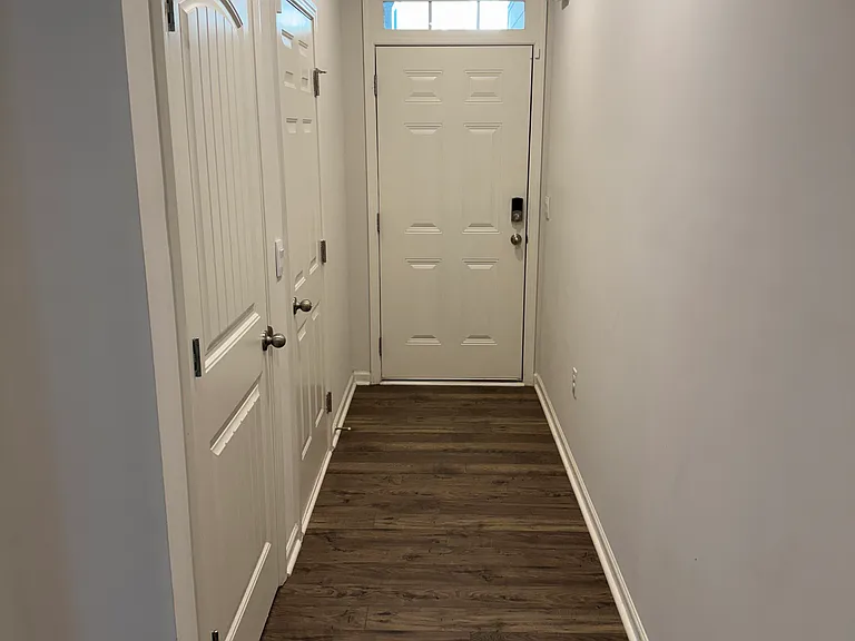 300 Stoneybrook Dr — Photo 4