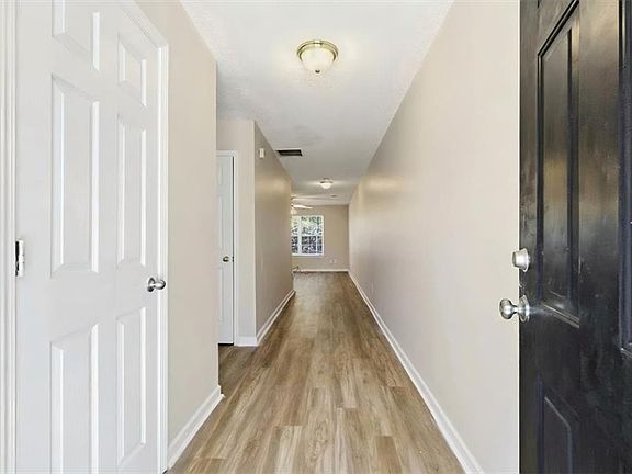 4th image of 460 Parkway Rd