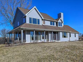 124 Emerald Dr, Racine, WI 53406