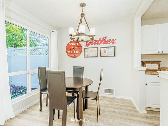 5th image of 831 126th Pl NE APT B106