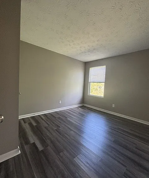 2180 Pine Valley Dr — Photo 2