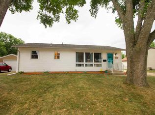 1305 F Ave, Marion, IA 52302