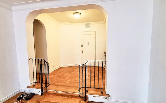 4th image of 210 W 19th St #5C