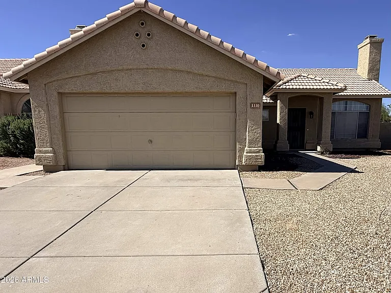 1330 W Gary Dr — Photo 2