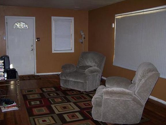 3rd image of 1830 N Euclid Ave