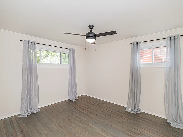 1417 N Wilke Rd — Photo 9