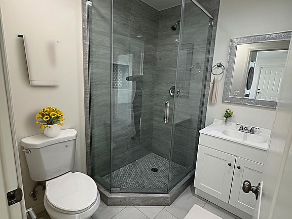 2nd image of 204 S Sheridan St #201A