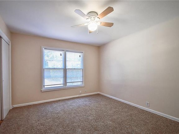 4th image of 252 SE Newton Dr
