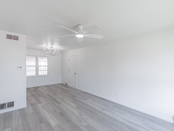3rd image of 2333 Eagle Dr