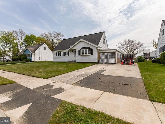 2nd image of 9 Barclay Dr