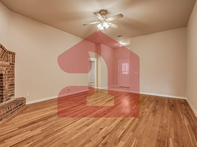 2711 Silvertree Dr — Photo 11
