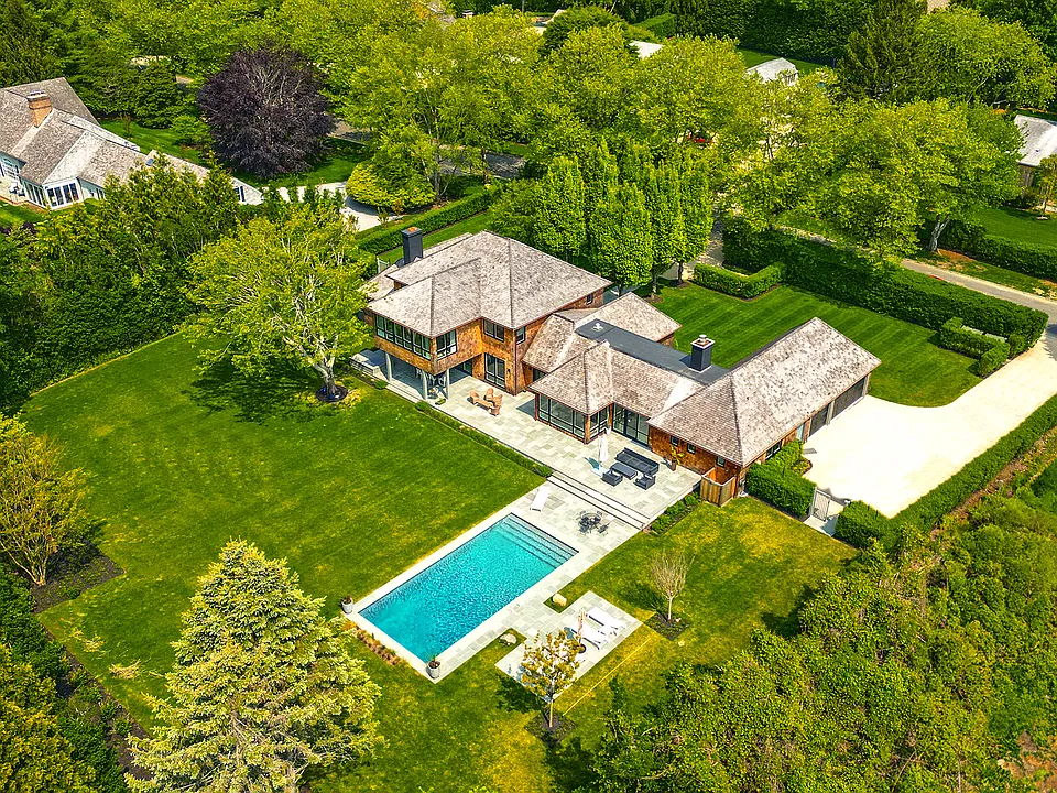 8 Pondview Ln