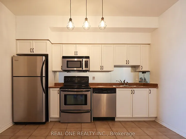 388 Prince Of Wales Dr #412 — Photo 10