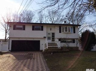 130 Rigney St, Brentwood, NY 11717