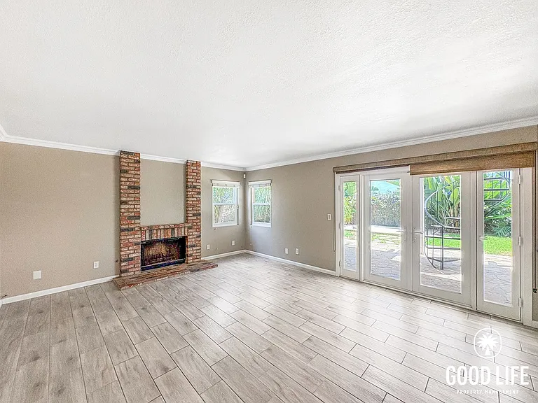 340 Penrod Ct — Photo 9