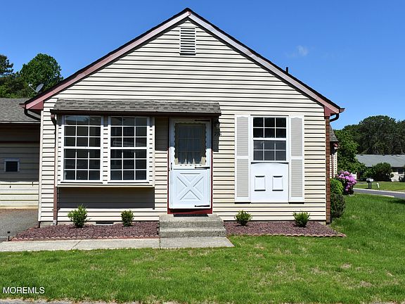 3rd image of 29A Easton Drive #61
