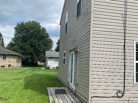 4th image of 127 W Boxwood Ave