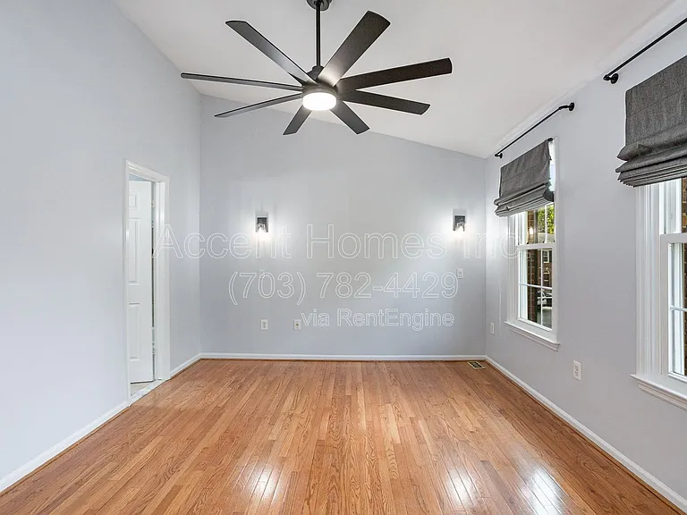 6107 Summer Park Ln — Photo 10