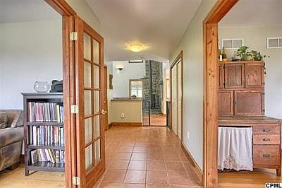 3rd image of 9 Pheasant View Dr