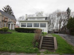 208 Rugby Rd, Syracuse, NY 13203