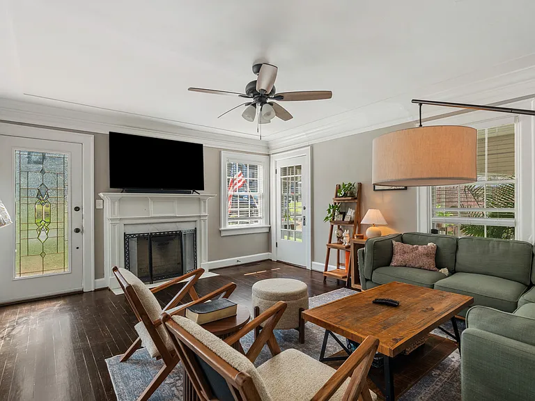 1261 Owsley Ave — Photo 6